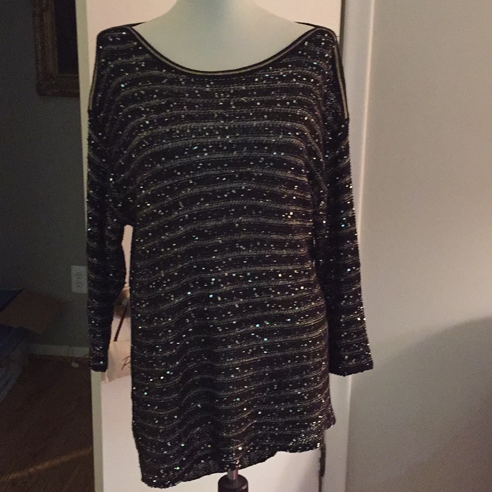 Chicos black/gold sequin sparkly top.